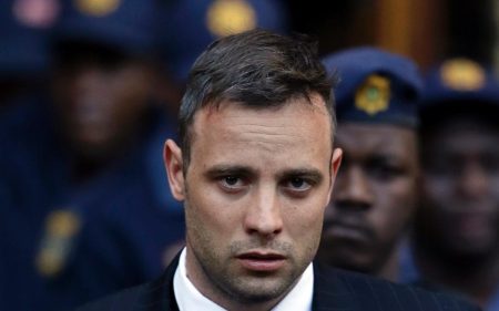 La famille d’Oscar Pistorius menace de poursuivre en justice le nouveau film sur l’athlète emprisonné