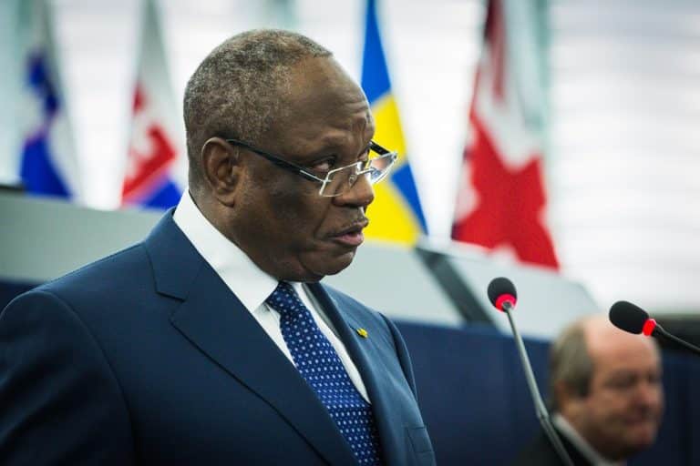 Le président malien essaye de rassurer la population après la mort de 14 soldats