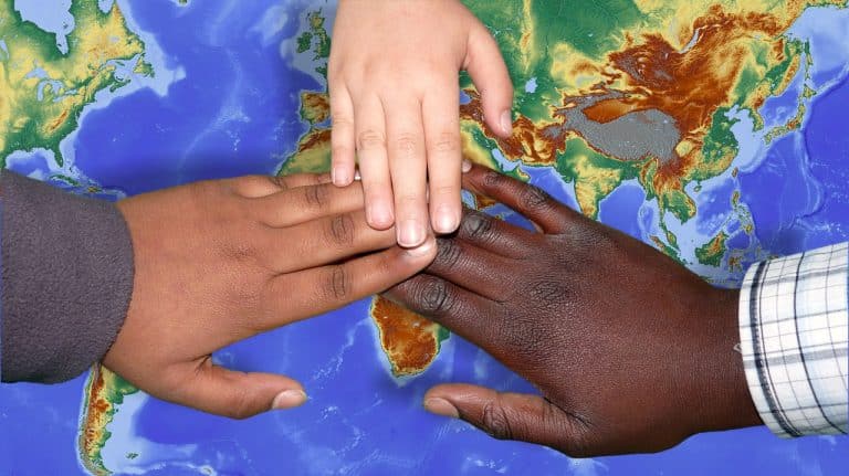 Refuser aux migrants africains en situation irrégulière le droit de travailler en Europe les pousse à rester sur place