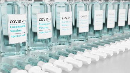 BioNTech va construire une installation pour la production de vaccins à ARNm en Afrique