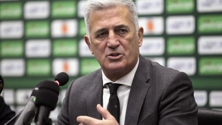 Algerie : Riyad Mahrez absent des matchs amicaux de la série FIFA Algerie: Riyad Mahrez ne jouera pas dans les matchs amicaux de la série FIFA