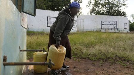 Une révolution hydrique au Kenya : le captage des eaux de pluie transforme l'accès à l'eau dans le comté de Makueni