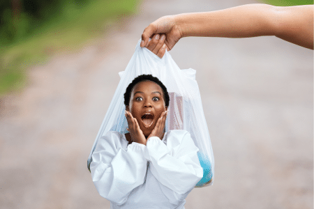 Au Kenya, avoir des sacs plastiques est désormais illégal