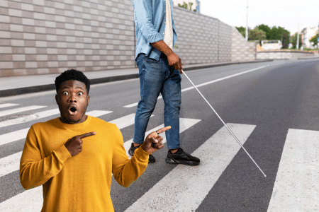 Ces jeunes élèves ivoiriens inventent des chaussures révolutionnaires pour non-voyants, voici comment Ces jeunes élèves ivoiriens inventent des chaussures révolutionnaires pour non-voyants, voici comment