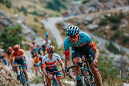 Tour de france 2024 : l'incroyable ascension de biniam girmay et richard carapaz secoue le cyclisme mondial