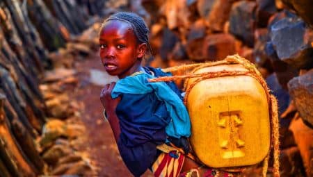 Ce traumatisme historique : l&rsquo;Afrique pillée, mais l&rsquo;espoir renaît avec une croissance impressionnante au Botswana et Rwanda
