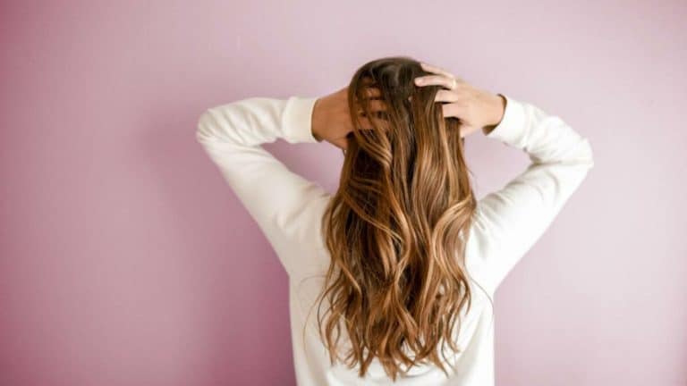 Accélérez la pousse de vos cheveux : la découverte d’un « interrupteur » moléculaire annonce une révolution capillaire sans précédent