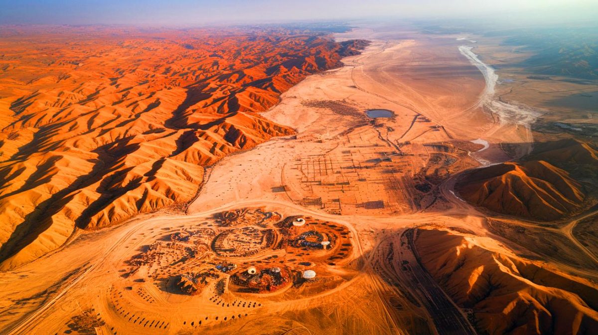 Ceinture verte de 3 050 km en Chine : 600 000 héros transformant le Taklamakan, aussi vaste que l'Allemagne, en oasis verte
