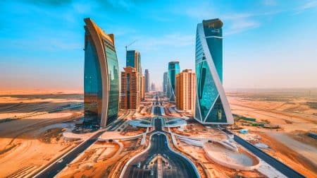 Cette "muraille urbaine" de 500 mètres de haut : NEOM, la ville-ligne de 170 km, promet 80 000 foyers et un stade mondial 2034