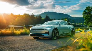Cette voiture électrique devient une machine à tuer les moustiques : un radar laser qui repère à 4 mètres et élimine en plein vol