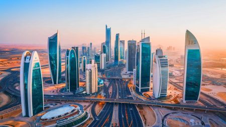 Pour vendre son projet titanesque Neom, l’Arabie saoudite mise sur une arme inattendue : les mamans et les influenceurs Neom : Ce rêve saoudien, promu par des mamans expatriées, séduit avec ses infrastructures futuristes et ses plages paradisiaques