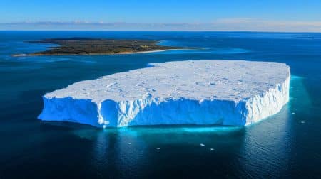 Un iceberg colossal menace la Géorgie du Sud : un désastre écologique imminent en vue ?