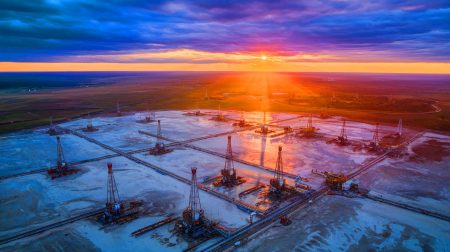 L'humanité bouleversée : un gisement colossal de 500 milliards de barils de pétrole surgit dans un lieu inattendu