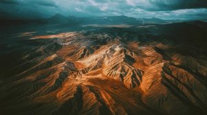 Un gisement de lithium colossal découvert sous une zone militaire interdite : exploitation bloquée jusqu'en 2040, un scandale planétaire