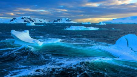 Illustration de la circulation océanique autour de l'Antarctique et ses impacts climatiques. Image réalisée par IA.