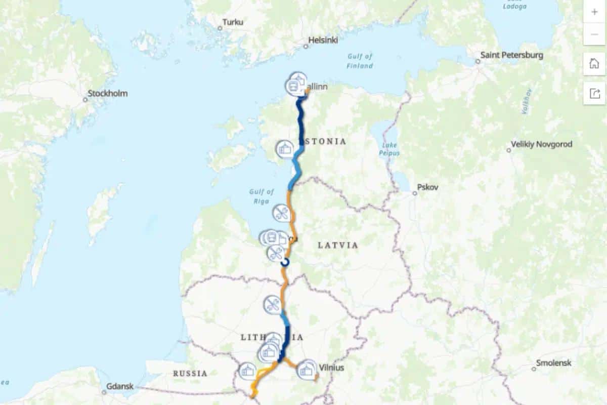 Le projet Rail Baltica vise à connecter les pays baltes à l'Europe grâce à une nouvelle ligne à grande vitesse (source pour la carte complète : https://www.railbaltica.org/map)