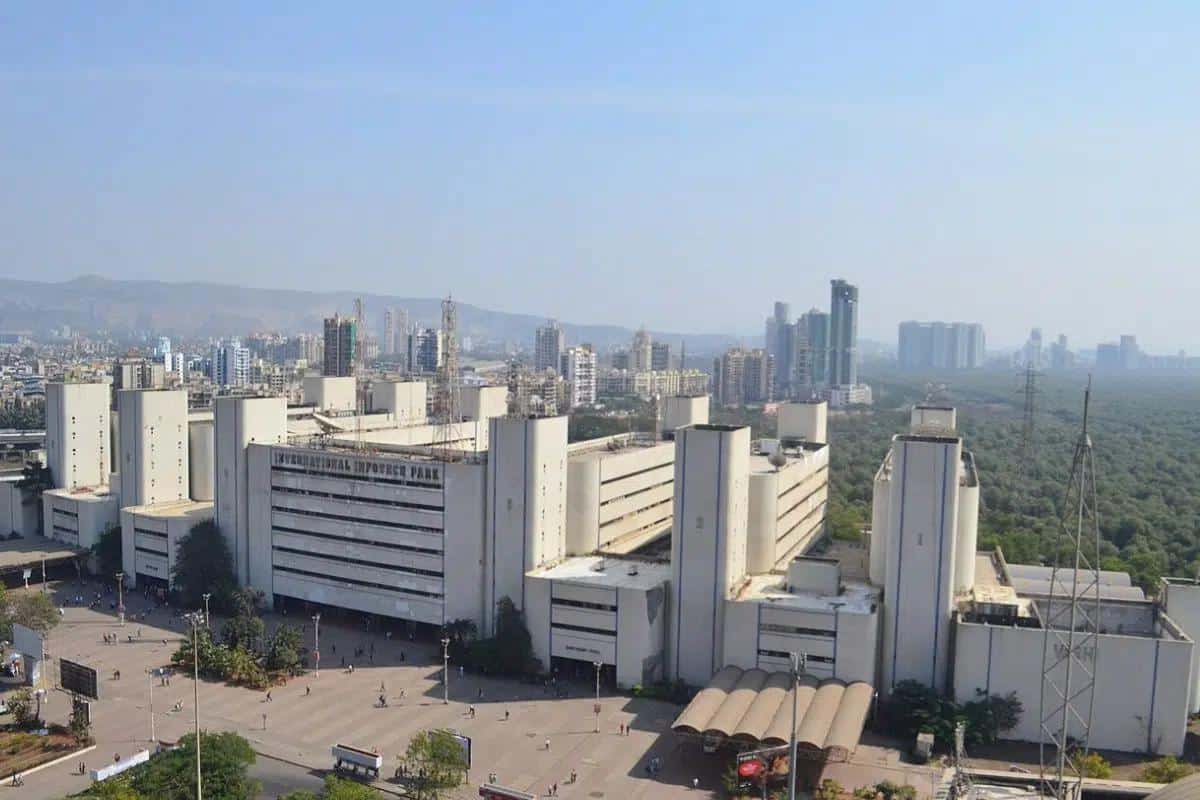 Ensemble architectural de la gare de Vashi à Navi Mumbai.